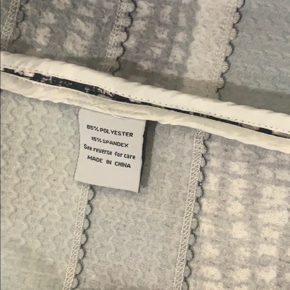 Black and white skirt - Picture 5 of 5